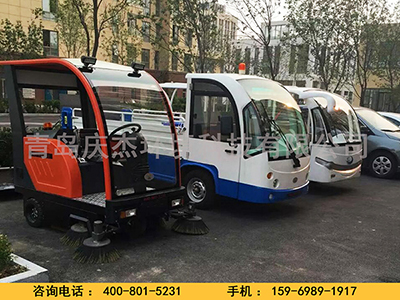 電動(dòng)掃地車(chē)工廠合適的清掃工具青島慶杰掃地車(chē)廠家