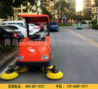 電動掃地車廠家道路清掃要用環(huán)保電動掃地車